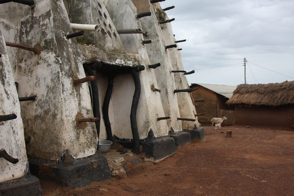 Salah satu pintu masuk masjid. Photo: Rachel Zack