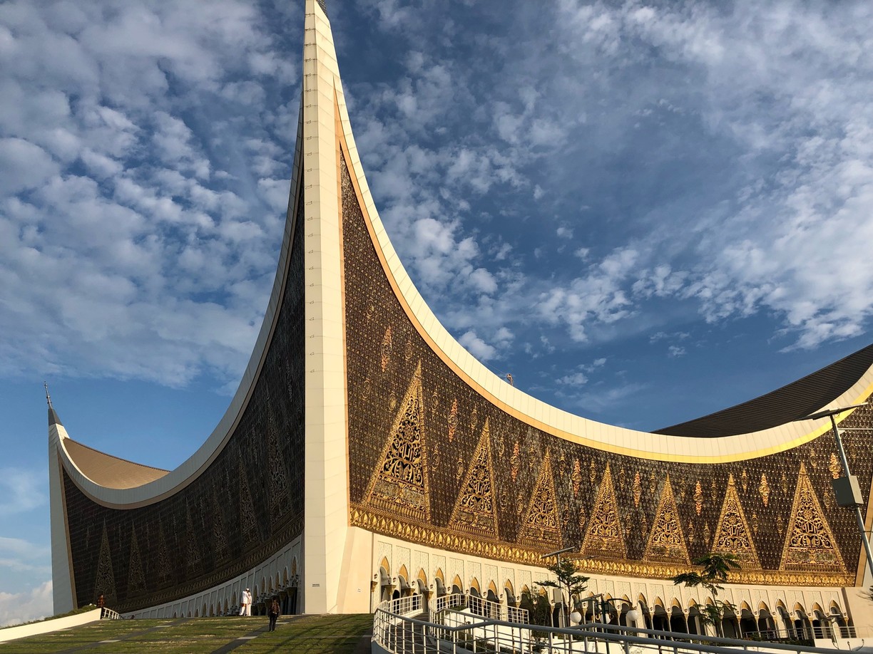 Masjid Raya Sumatera Barat – Gana Islamika